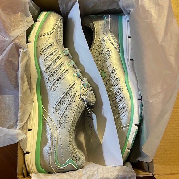 Sport Designed by Skecher - Picture 2 of 12